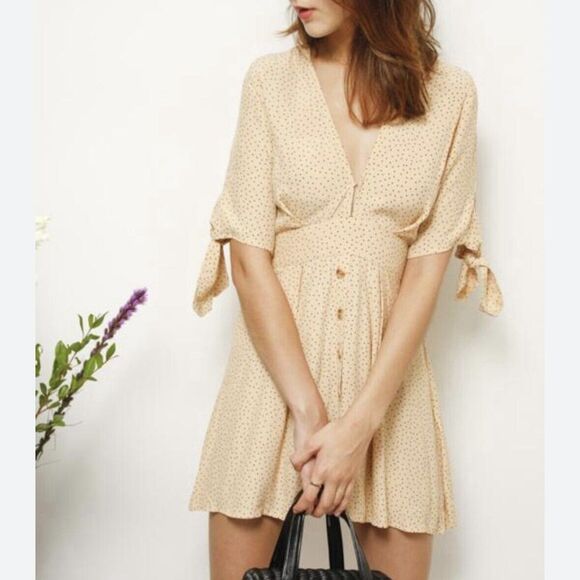 Faithfull The Brand Birgit Mini Dress Tie Back Size Medium 6 Beige Polka Dot - Picture 2 of 12